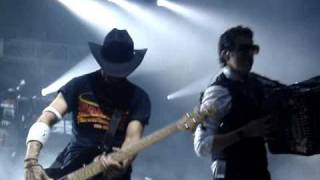 sister twisted kinky