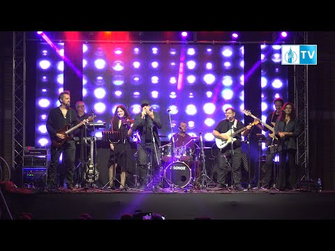 Marko Žigmanović i prijatelji pevali najveće domaće hitove - Vino i gitare po deseti put