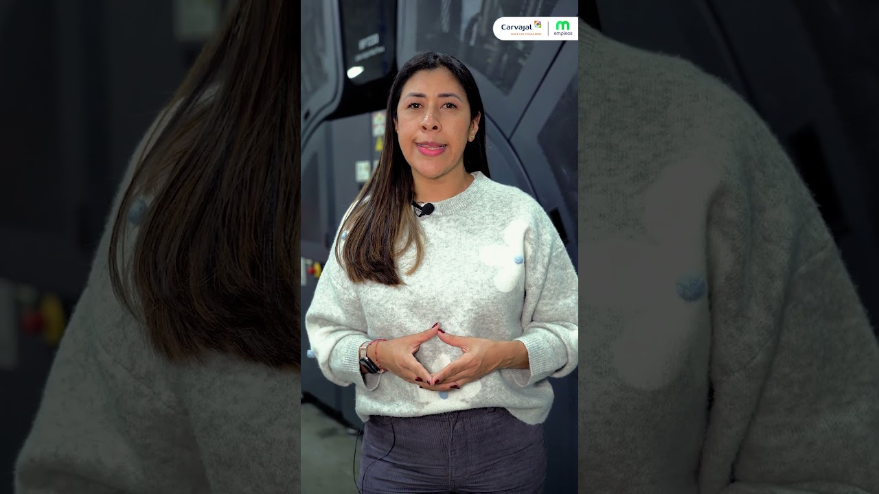 Thumbnail for Estudiante en práctica diseño gráfico