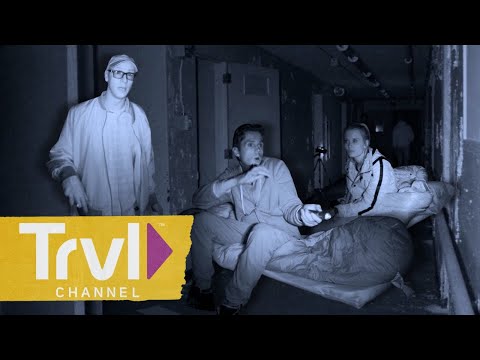 EXTREMELY ACTIVE Night at Sweet Springs Sanitarium | Destination Fear | Travel Channel