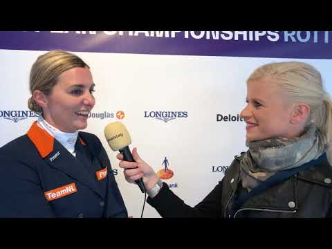 Romane Debecker ontmoet haar dressuuridolen op het EK in Rotterdam