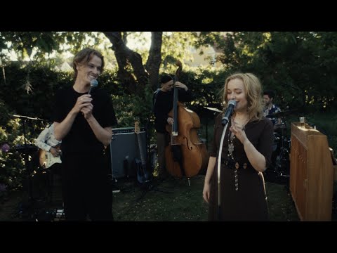 Isak Danielson & Lisa Ekdahl - Vem Vet? (Sunday Sessions, Season 3 | Episode 1)