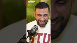 שורד השבי שגב כלפון בפודקאסט מיוחד: "לא נתנו לי לצעוק שמע ישראל בעזה, אני אצעק שמע ישראל בניו יורק" (חדשות ערוץ 7) - התמונה מוצגת ישירות מתוך אתר האינטרנט יוטיוב. זכויות היוצרים בתמונה שייכות ליוצרה. קישור קרדיט למקור התוכן נמצא בתוך דף הסרטון