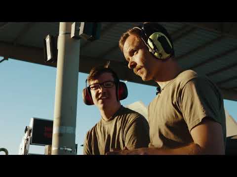 A Day in the life of an F-35 Crew Chief (2A3X7)