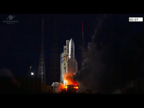 Blastoff! Space tug and 2 satellites launch atop Ariane 5 rocket