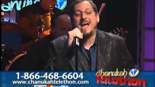 Michael Elias & Zemiros Choir - Keep The Light Shining - Chanukah Telethon