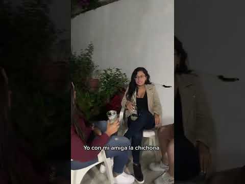 Cuando est&aacute;s con tu amiga la chichona 🤣🤣🤣🤣🤣 #shorts