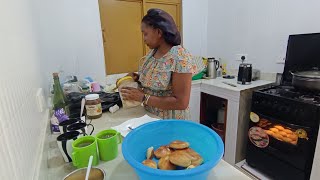 We baked bread for breakfast for my family// life in Uganda