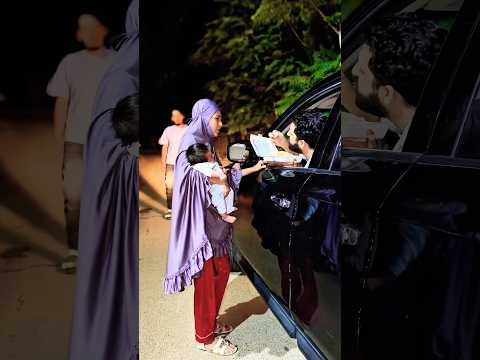 طفله تسرق طعام لأخيها كيف