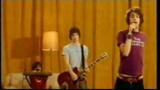 Videoklip Chikinki - Assassinator 13 s textom piesne