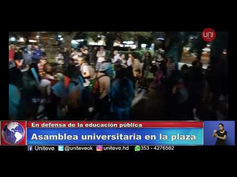ASAMBLEA UNIVERSITARIA EN LA PLAZA