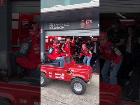 ​Phillip Island Magic: When MotoGP Riders Take Over Mini Land Rovers! Avustralya'da Eğlenceli Anlar!