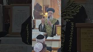 מרן הראשון לציון הרב דוד יוסף בדברי שבח על הגאון רבי רפאל זר (הרב רפאל זר) - התמונה מוצגת ישירות מתוך אתר האינטרנט יוטיוב. זכויות היוצרים בתמונה שייכות ליוצרה. קישור קרדיט למקור התוכן נמצא בתוך דף הסרטון