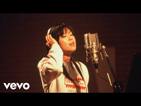 宇多田ヒカル、誕生日に配信イベント開催　サプライズで佐藤健、吉高由里子が登場 の動画・映像 - ぴあ音楽