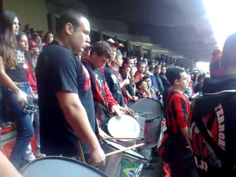 show da bateria da torcida os fanáticos
