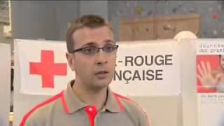 preview picture of video 'La Croix-Rouge de Suresnes au forum des associations'