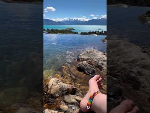 Entre Puerto Bertrand y Chile Chico, a la altura de Puerto Guadal; la ruta se estira ...