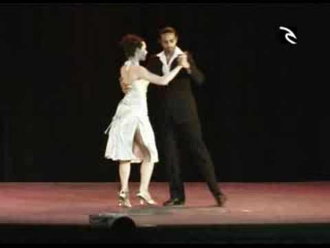  Mazen Kiwan  and  Sigrid Van Tilbeurgh  are  dancing  to  a  vals