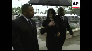 Former guard says he saw Jackson molest boy in 90s