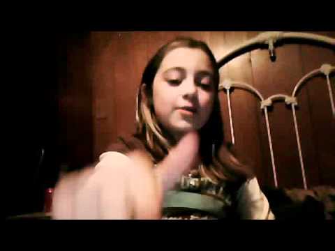 DEAR JB I LOVE YOU CAN WE MEET YOU UR ARE ROLL MODLE WE ARE YOUR BIGGEST FABN PLZ LET US MEET YOU