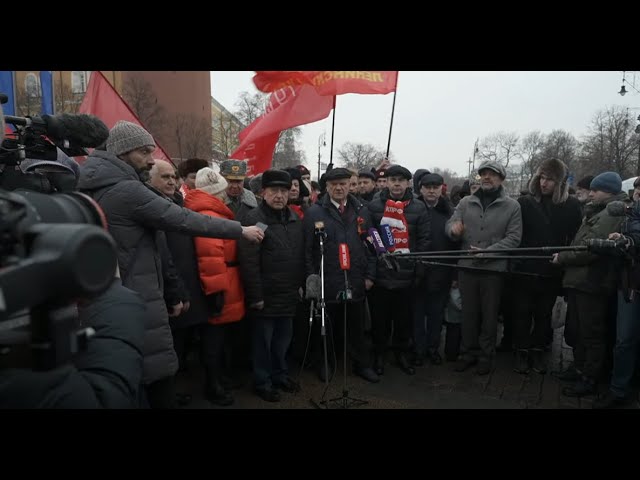 Возложение венков и цветов к Могиле Неизвестного Солдата у Кремлевской стены. Брифинг для журналистов