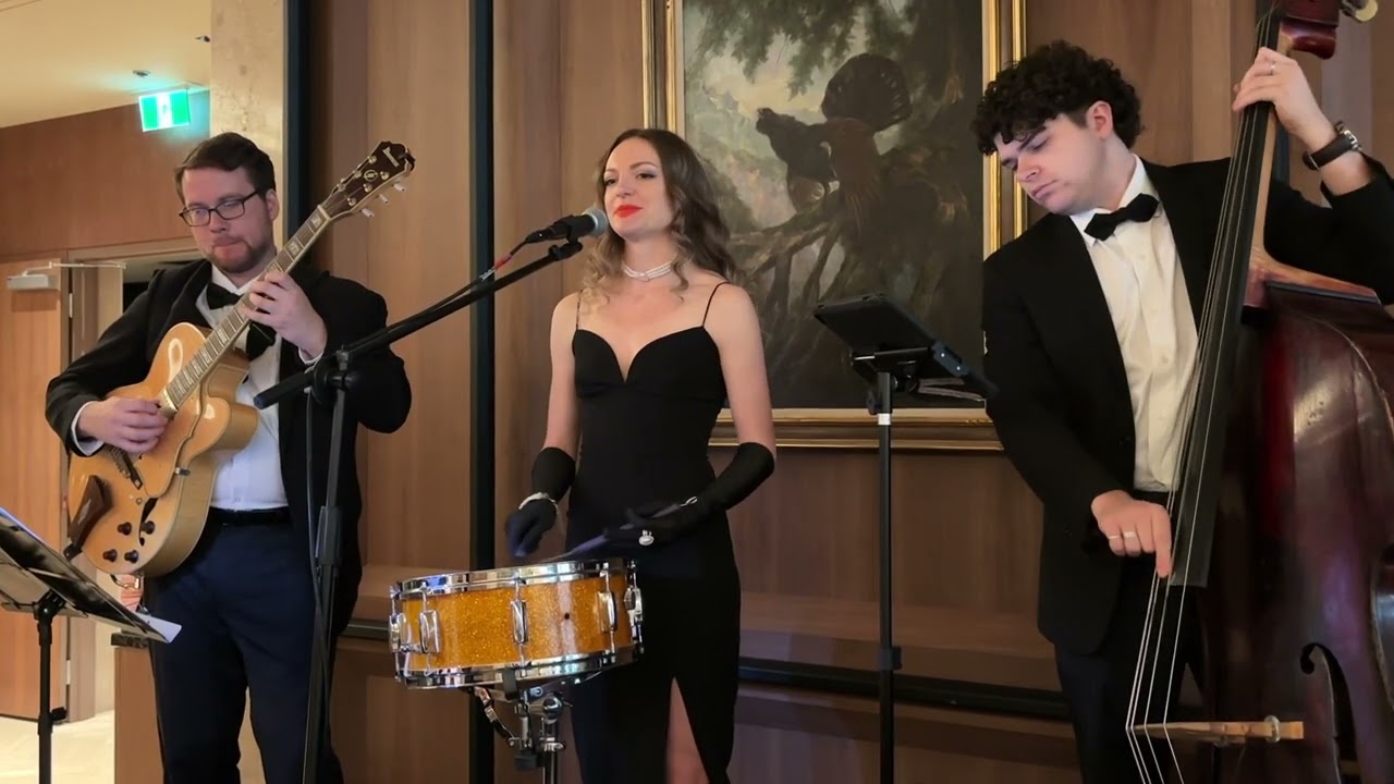 Promotional video thumbnail 1 for Karina Jazz Trio