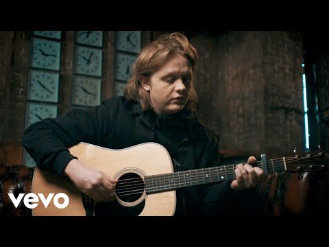 Lewis Capaldi - Someone You Loved (Live - Acoustic Room/LADbible)
