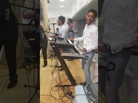 Hot guyla by wedi Haile aman playing in the wedding