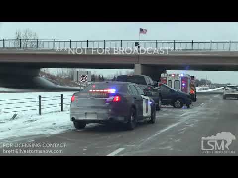 02-03-2018 Minneapolis, MN - Snow, Accidents, and Clean-up