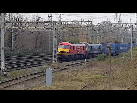 4M25 & 4S44 - DB90's and DRS88's - 90037 & 90024 for DB Malcolm and an unknown Class 88 on Russell