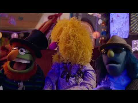 The Muppets Episode 109: Going, Going, Gonzo: Scooter Talks to the Electric Mayhem