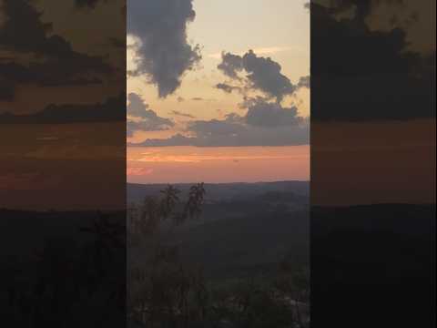 Por do sol Andrelândia mg #andrelandiamg  HOJE Dia 4 de Março. #andrelandiamg