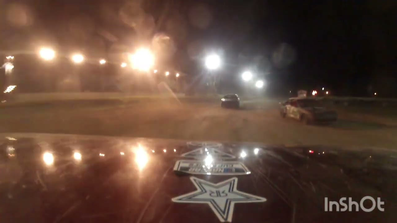 Feature 2 runs green flag until yellow flag on lap one!