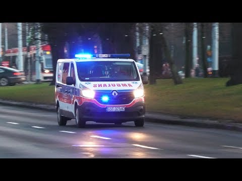 Private Renault Traffic Ambulance responding on lights and sirens