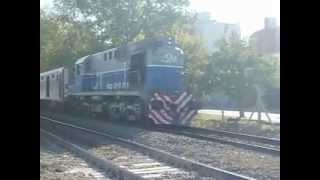 preview picture of video 'UGOFE LSM: ALCO RSD-16 NºB-826 al mando del Tren de los Cartoneros'