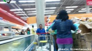 EXCLUSIVO IMAGENES DEL CAOS DENTRO DEL ABASTO BICENTENARIO PLAZA VENEZUELA