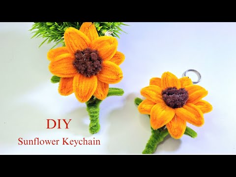 Make a SUNFLOWER Keychain with JUST Pipe Cleaners!