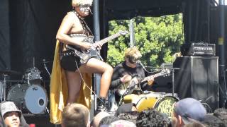 The King Khan & BBQ Show - Fish Fight - BURGERAMA FOUR