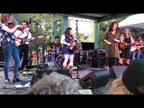 Festivals Acadiens 2019: Bonsoir Catin wth Anna Laura Edmiston - "Jeunes Filles de la Campagne"