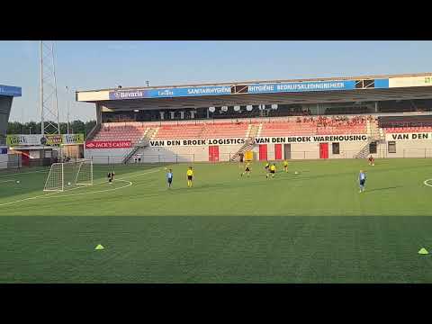 Rayan Fahmi Footbaal. Helmondsport vs ZSV Deurne JO11