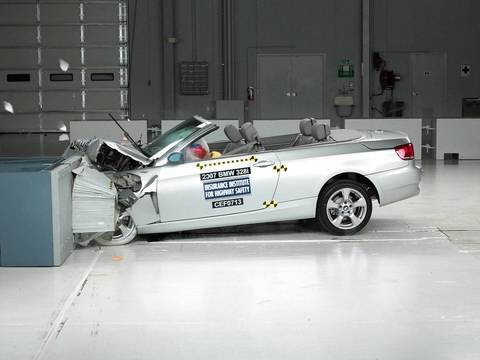 2007 BMW 3 series convertible moderate overlap IIHS crash test