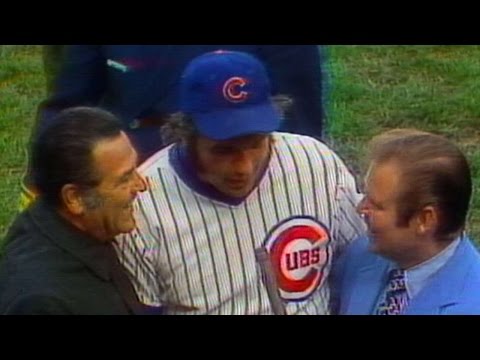 Milt Pappas loses perfect game with walk