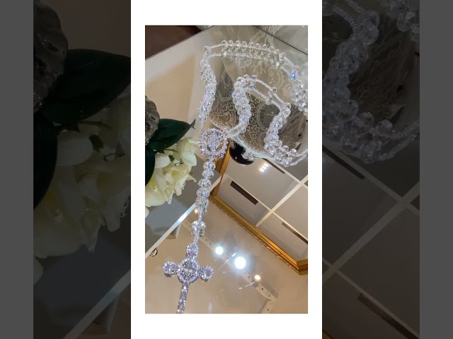 Vídeo relacionado con GWEOR Pack de 2 Collares de Rosario con Cruz, Cuentas de Cristal Facetado en Rosa y Transparente Dorado, Gargantilla Religiosa Elegante para Mujer y Niña
