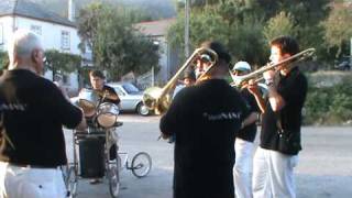 preview picture of video 'Camino verde - por la Charanga de Vilalba - X festa da malla en Láncara (Lugo) 16 agosto 2009'