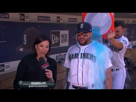 BAL@SEA: Alonso gets doused while discussing win