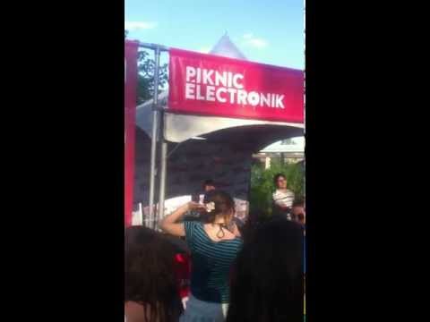 SCÈNE GURU: UCP - NASHONE / OLY ARSENAL - MONTREAL 2012 PIKNIC ELECTRONIK