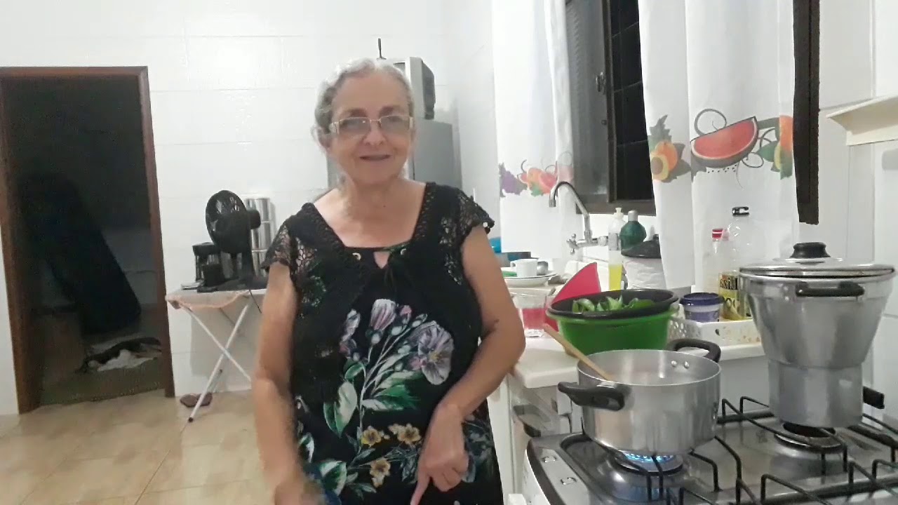 Vó verinha ensina fazer charope de guaco.