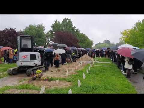 Ragazzo suicida a 15 anni: i funerali di Ahmed