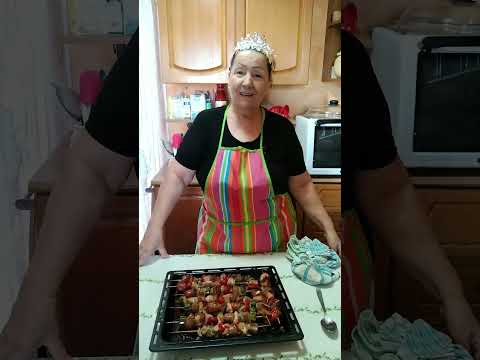 SPIEDINI DI CARNE E VERDURE COTTI AL FORNO UNA VERA BONTA' DA PROVARE