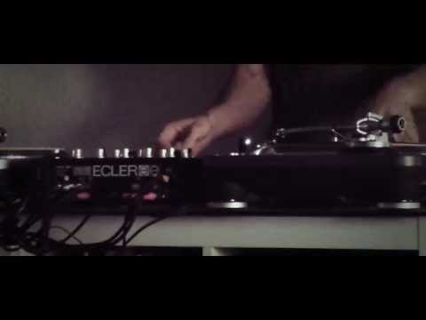 DJ SWEETSEAL - scratching to Question & Freddie Joachim - Rainy Day (HD)